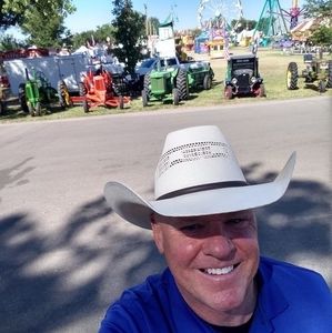 Meet your Posher, Tom